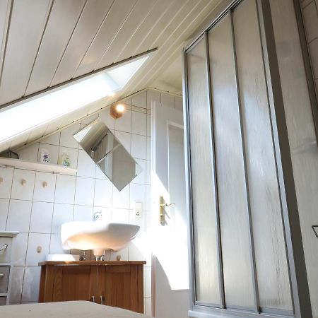 Schone Dachgeschosswohnung In Villa Mit Zentrumsnaher Lage Schleiz Esterno foto