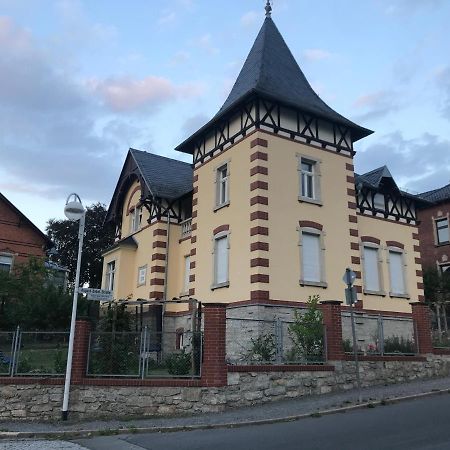 Schone Dachgeschosswohnung In Villa Mit Zentrumsnaher Lage Schleiz Esterno foto